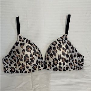 Victoria’s Secret Adjustable Wireless Bra 36B
